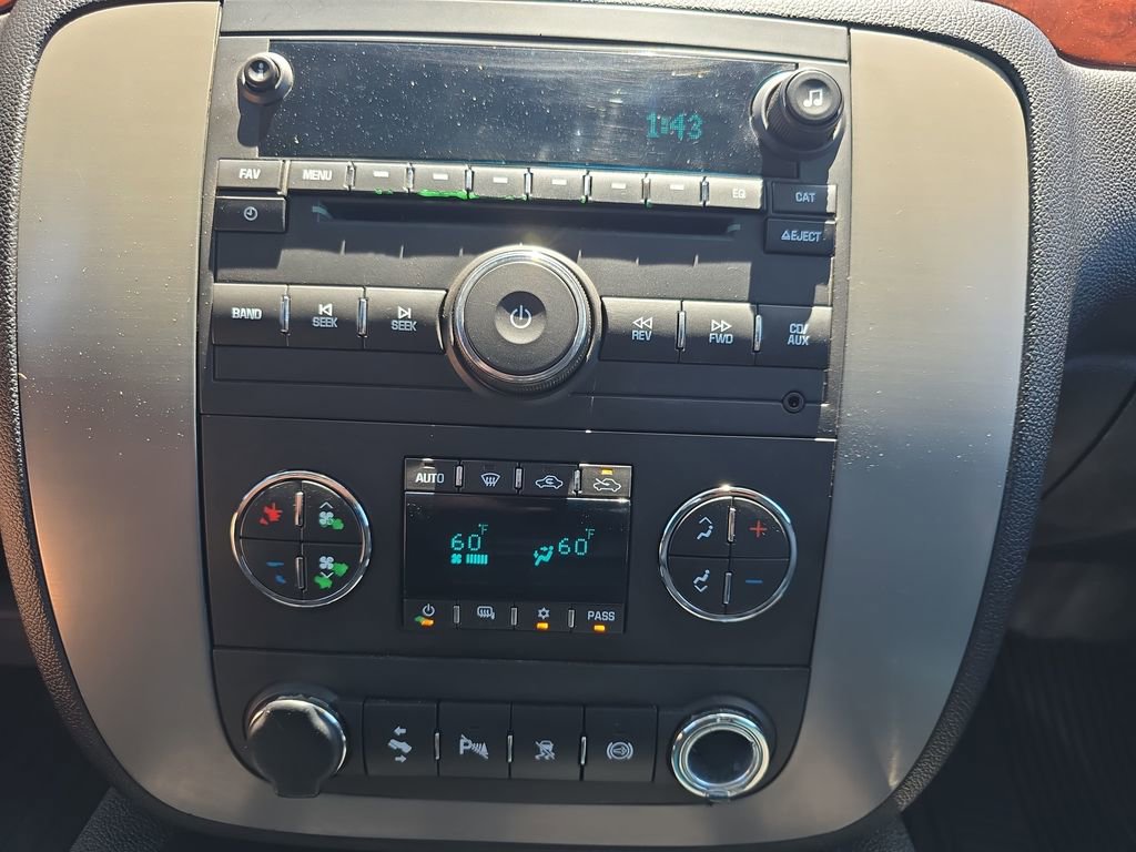 Used 2011 GMC Sierra 2500 SLT w/ SLT Convenience Package AWD/4WD image 26