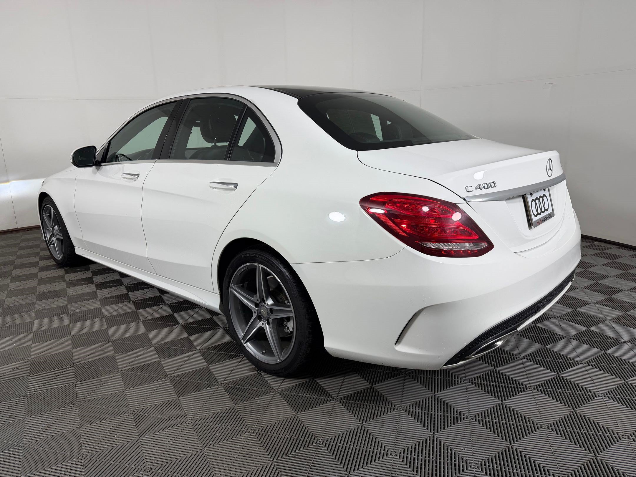 Used 2015 Mercedes-Benz C 400 4MATIC image 3
