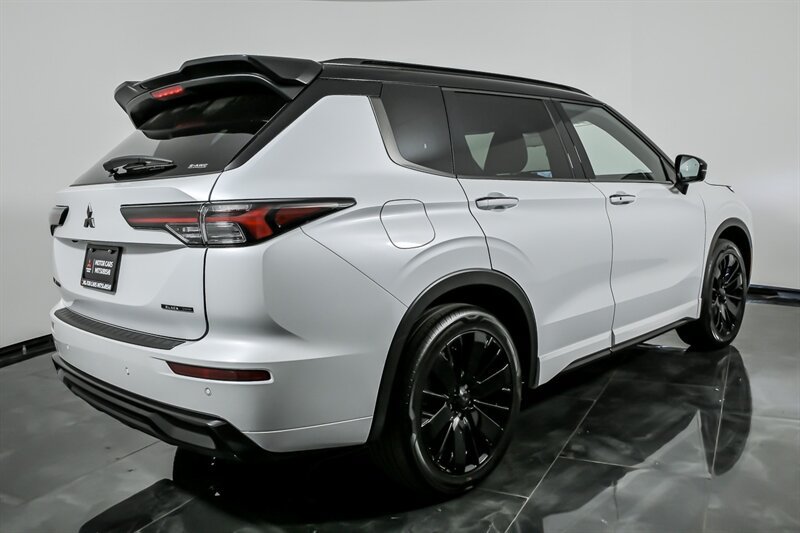 New 2026 Mitsubishi Outlander SEL Black Edition AWD/4WD image 8