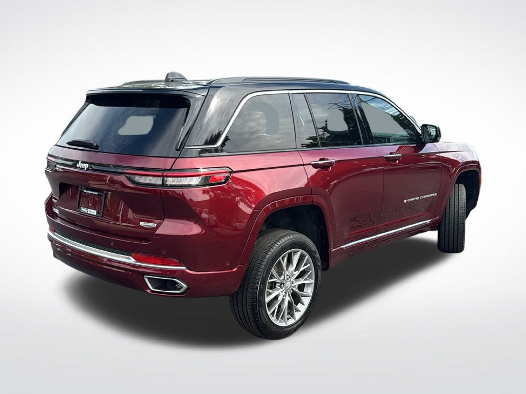 Used 2025 Jeep Grand Cherokee Summit AWD/4WD image 7