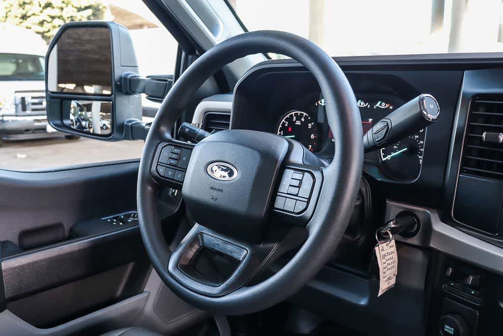 New 2026 Ford F250 XL w/ XL Chrome Package image 15