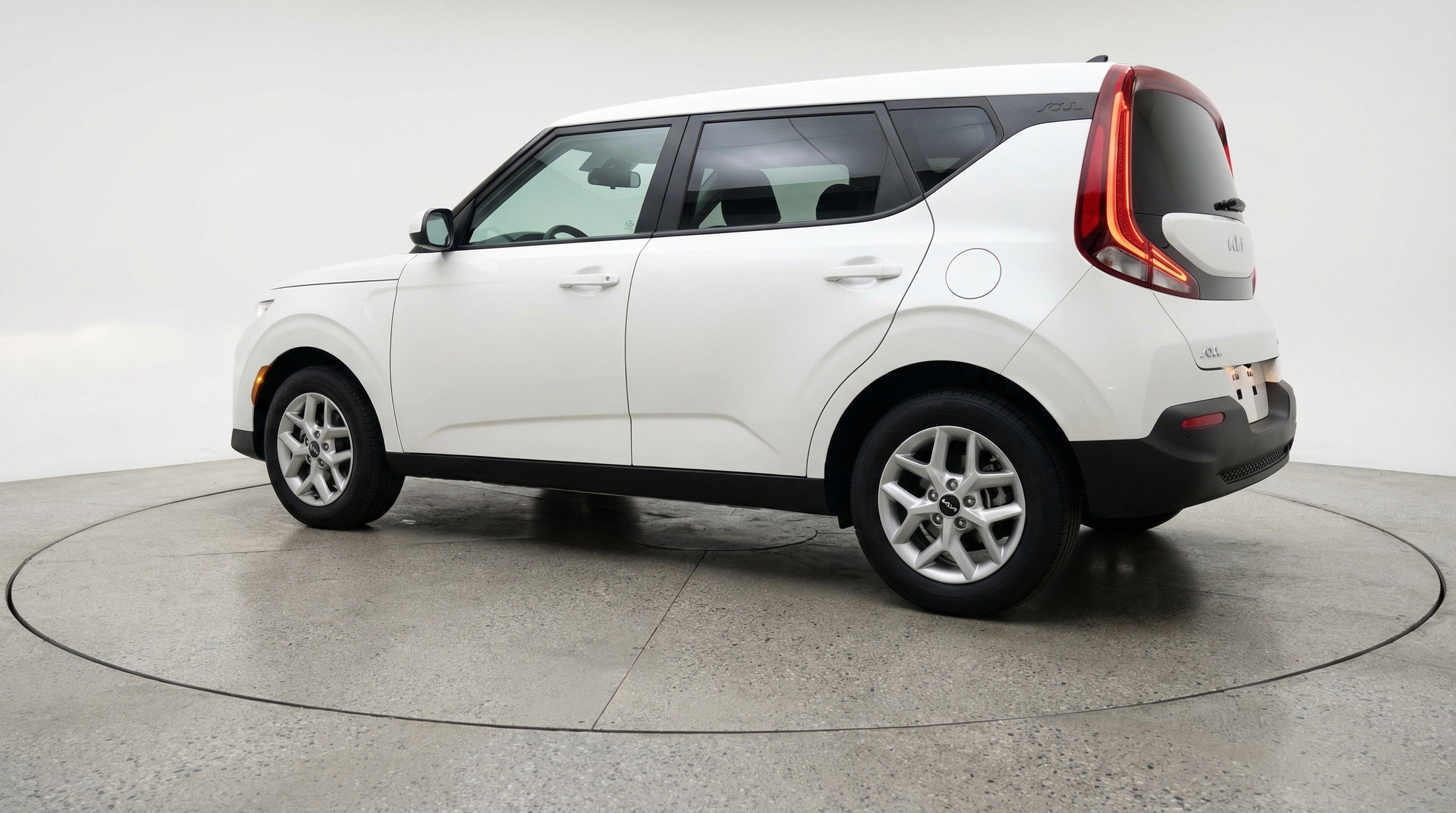 Used 2025 Kia Soul LX w/ LX Technology Package FWD image 6