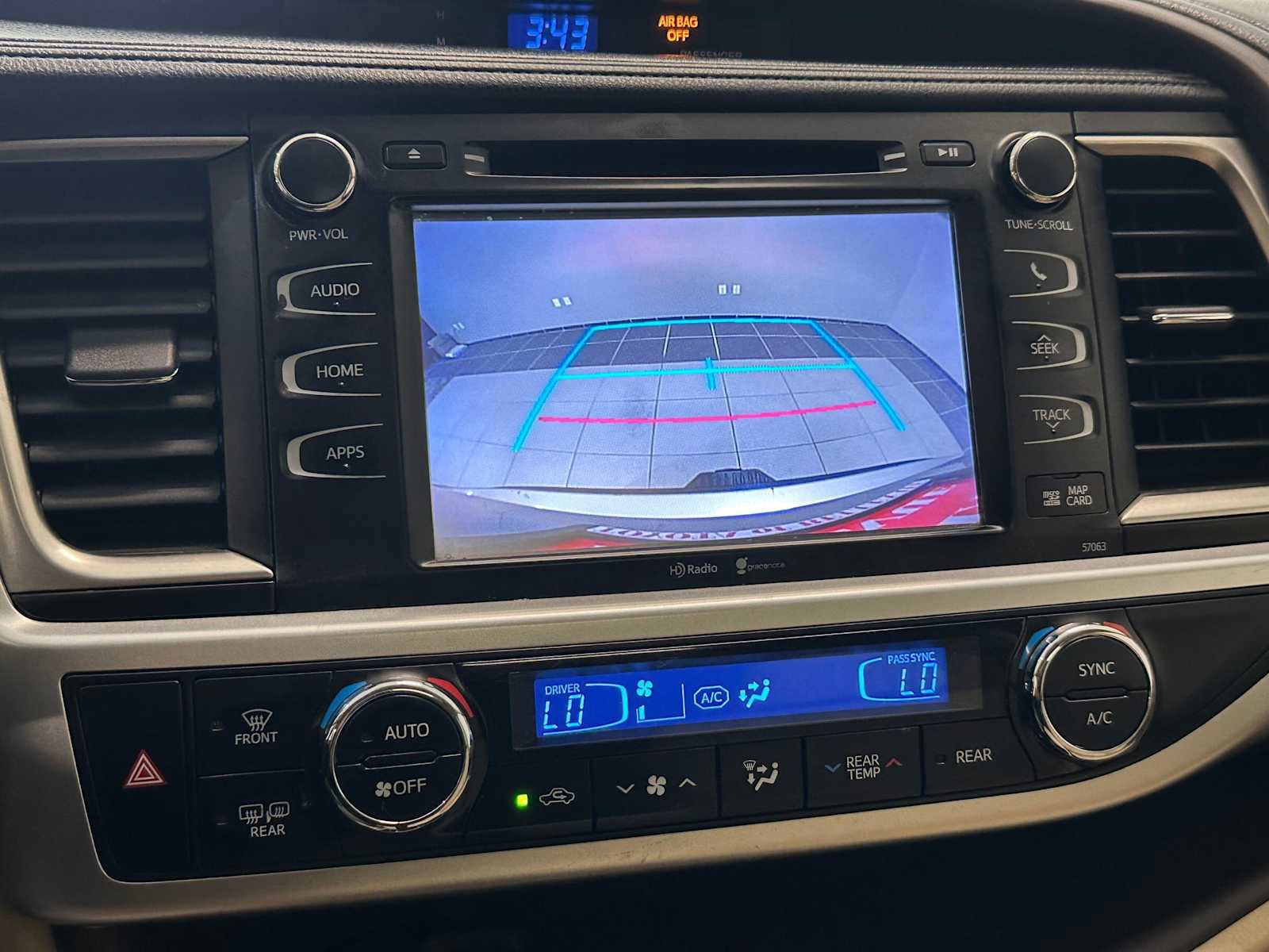 Used 2015 Toyota Highlander XLE AWD/4WD image 13