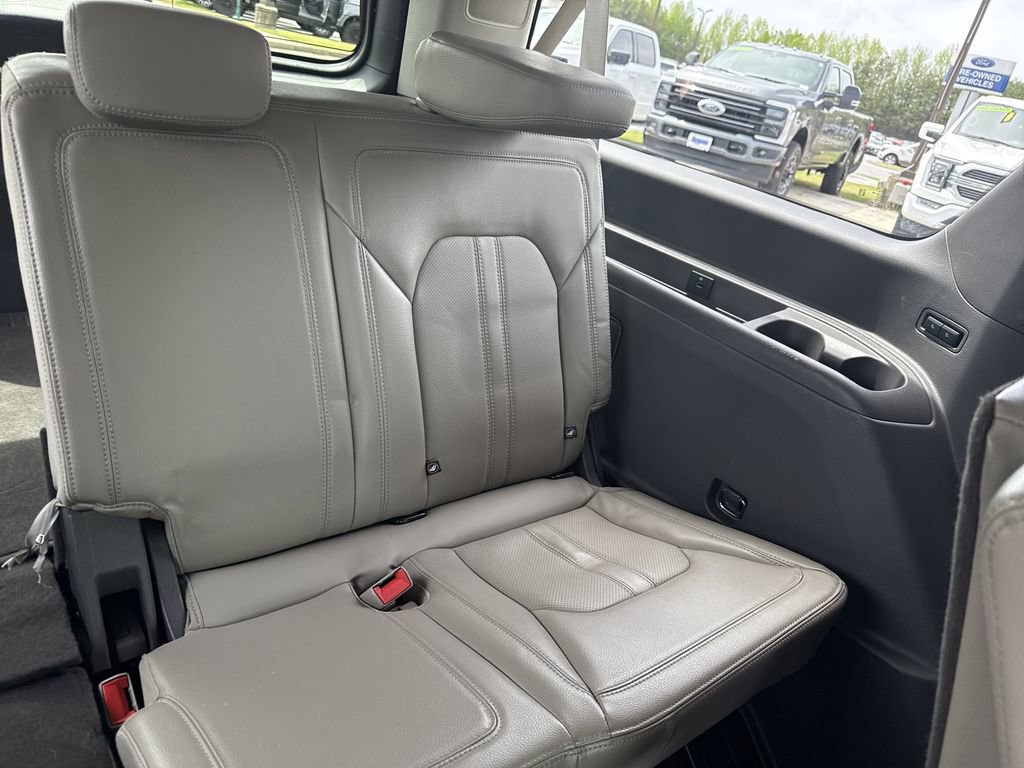 Used 2021 Ford Expedition Max Limited image 17