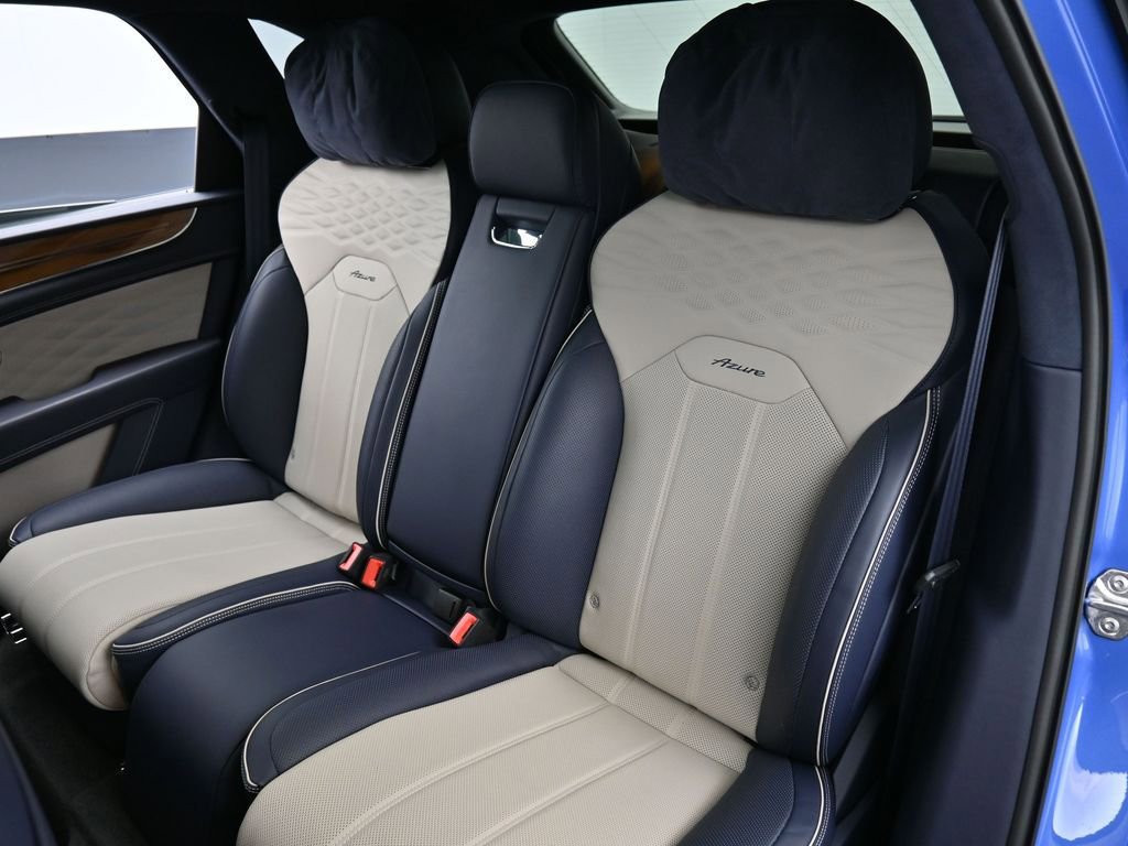 Used 2025 Bentley Bentayga AWD/4WD image 27