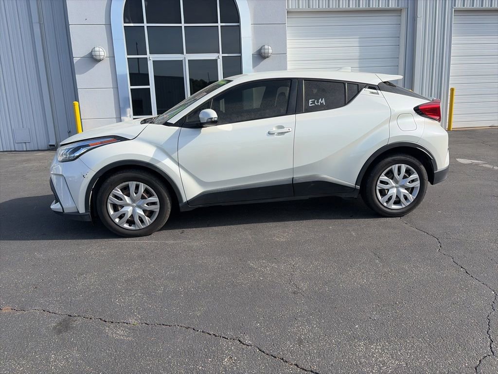 Used 2021 Toyota C-HR LE image 4