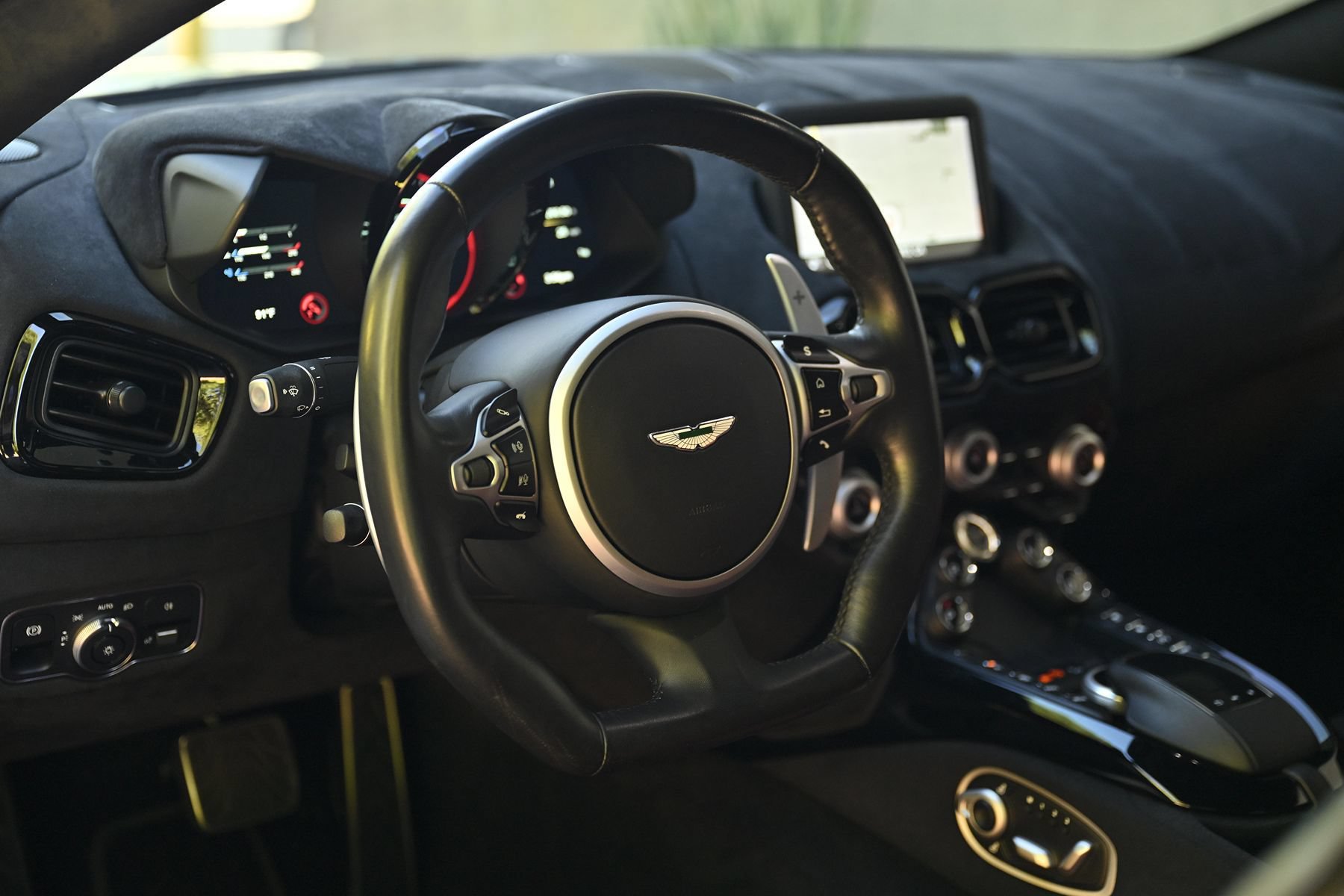 Used 2020 Aston Martin V8 Vantage Coupe RWD image 20