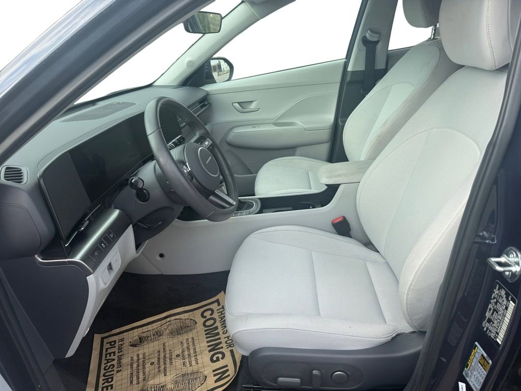 Used 2025 Hyundai Kona SEL image 9