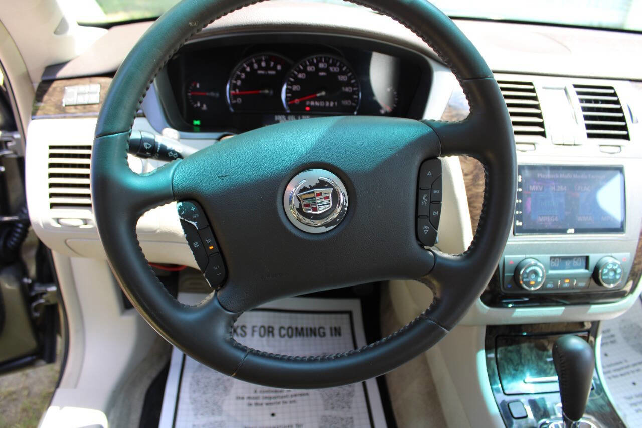 Used 2011 Cadillac DTS image 17