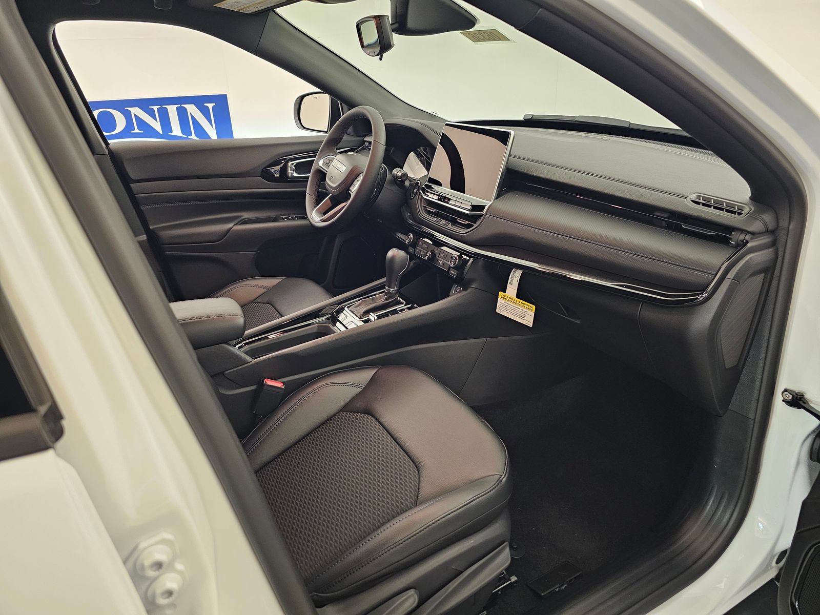 New 2026 Jeep Compass Latitude AWD/4WD image 30