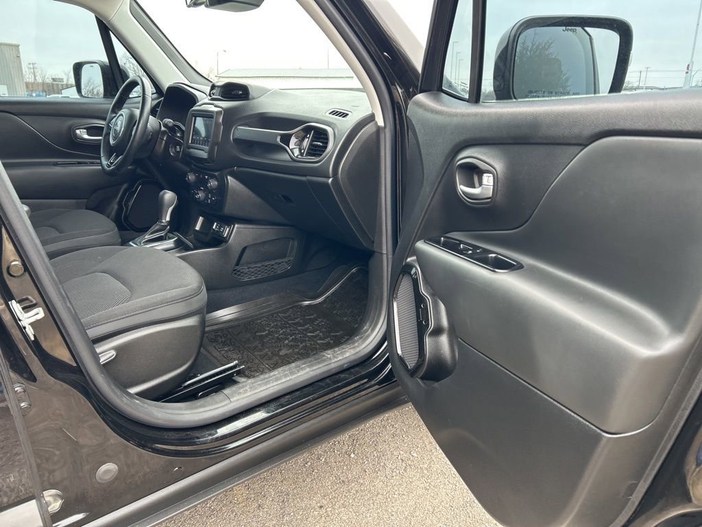 Used 2020 Jeep Renegade Altitude image 19