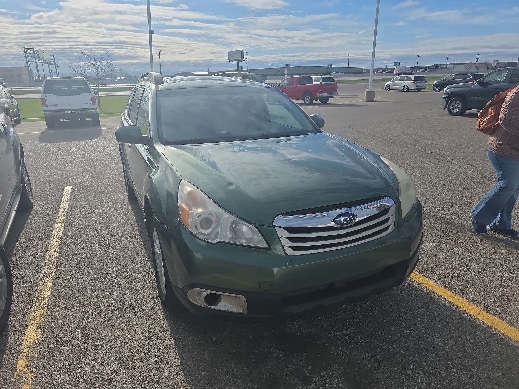 Used 2010 Subaru Outback 2.5i Premium AWD/4WD image 4