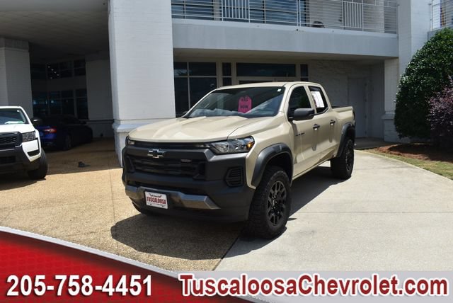 Used 2024 Chevrolet Colorado Trail Boss w/ Advanced Trailering Package AWD/4WD image 5