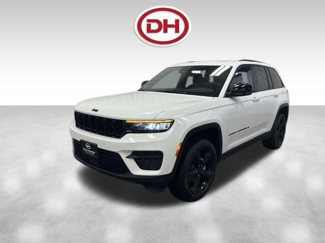 New 2025 Jeep Grand Cherokee Altitude image 7