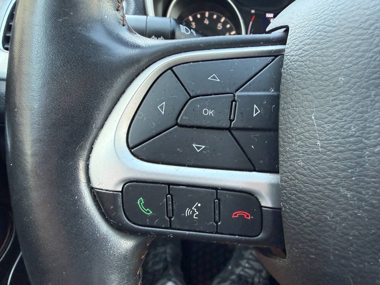 Used 2019 Jeep Compass Latitude w/ Cold Weather Group AWD/4WD image 23