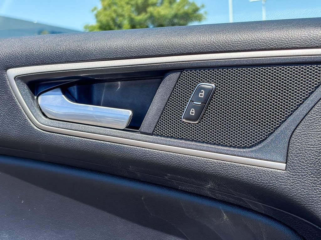 Used 2018 Ford Edge SEL w/ Equipment Group 201A FWD image 43