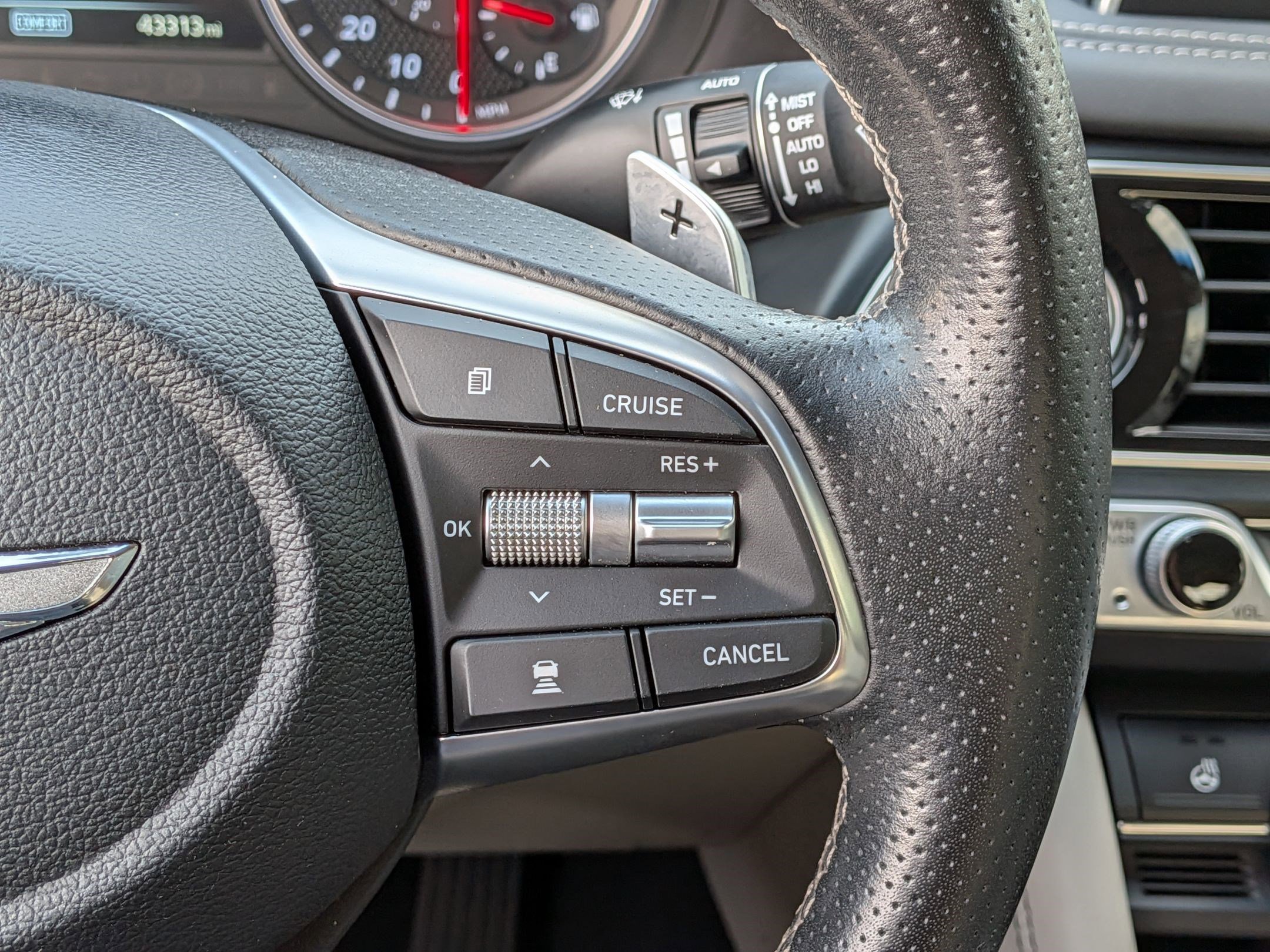 Used 2021 Genesis G70 2.0T w/ Prestige Package image 21