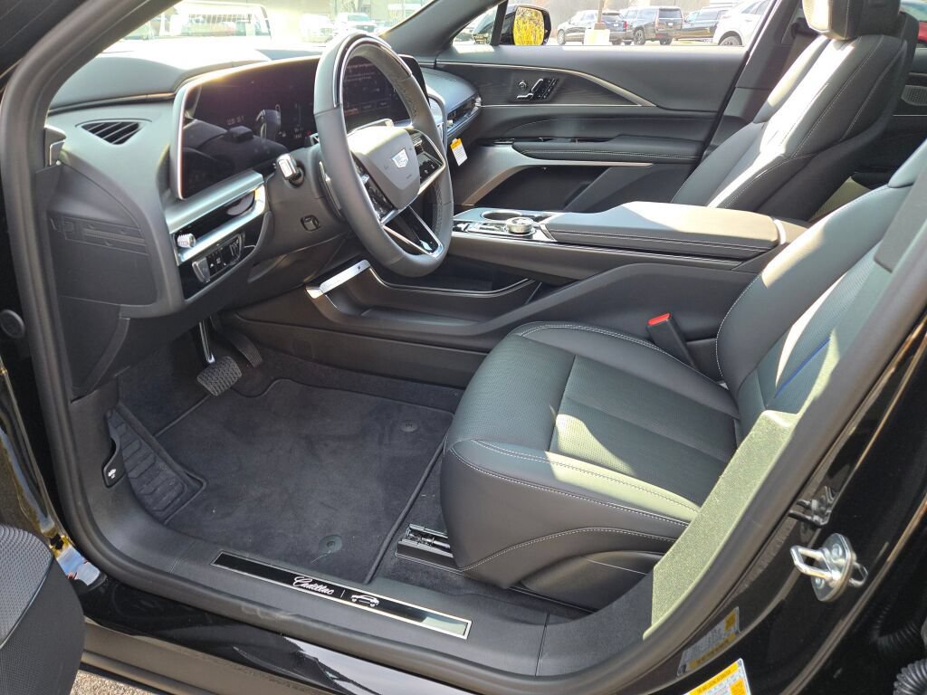 New 2026 Cadillac Lyriq Signature Sport AWD/4WD image 21