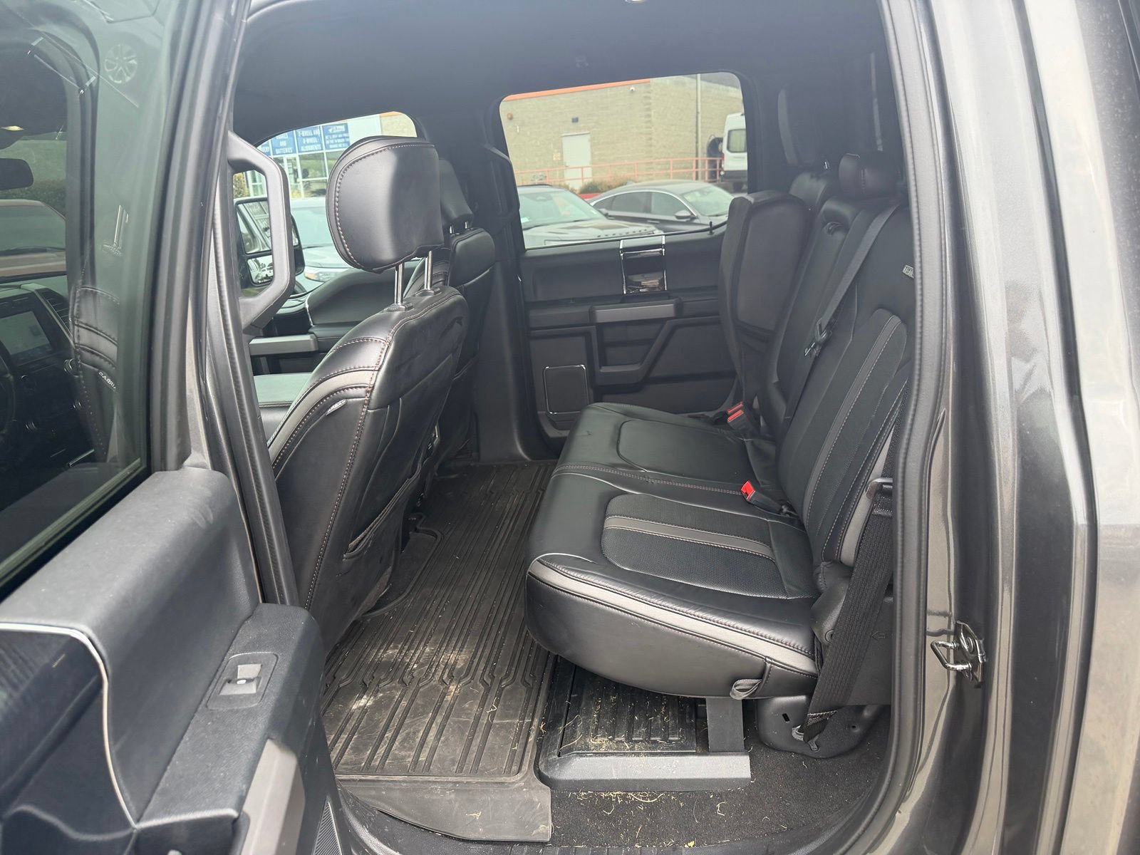Used 2020 Ford F250 Platinum w/ FX4 Off-Road Package AWD/4WD image 13
