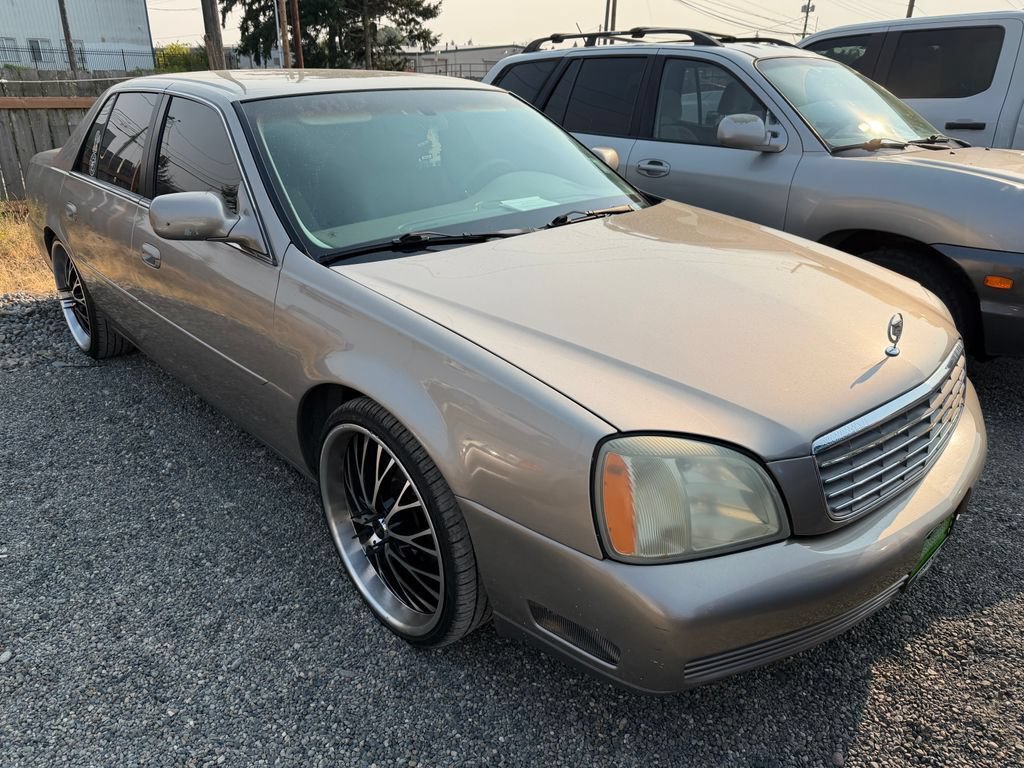 Used 2004 Cadillac De Ville w/ Equipment Group FWD image 2