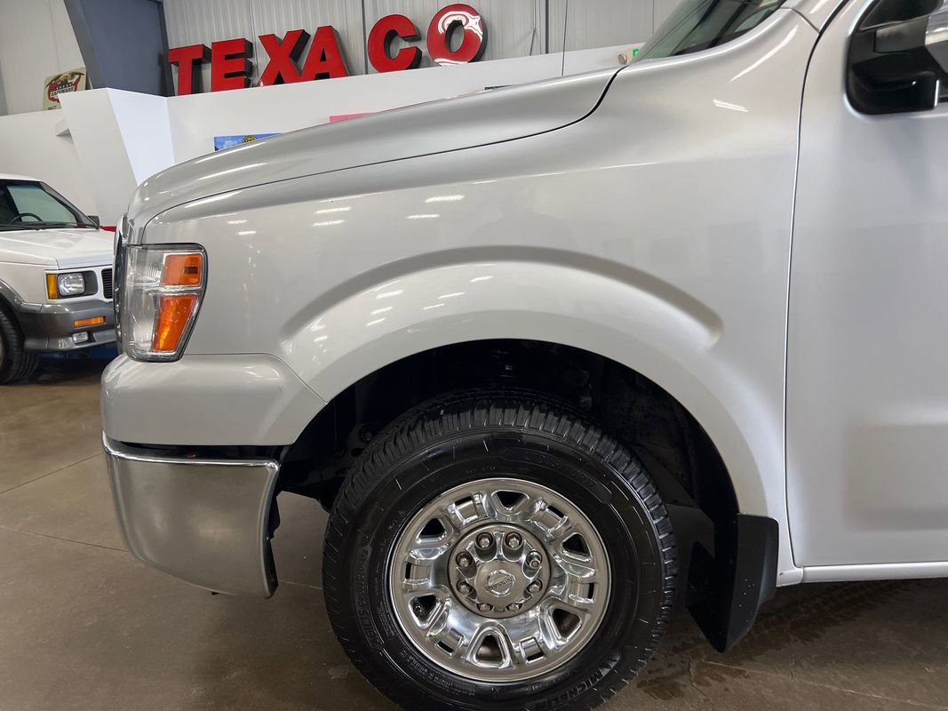 Used 2017 Nissan NV 3500 SV image 43