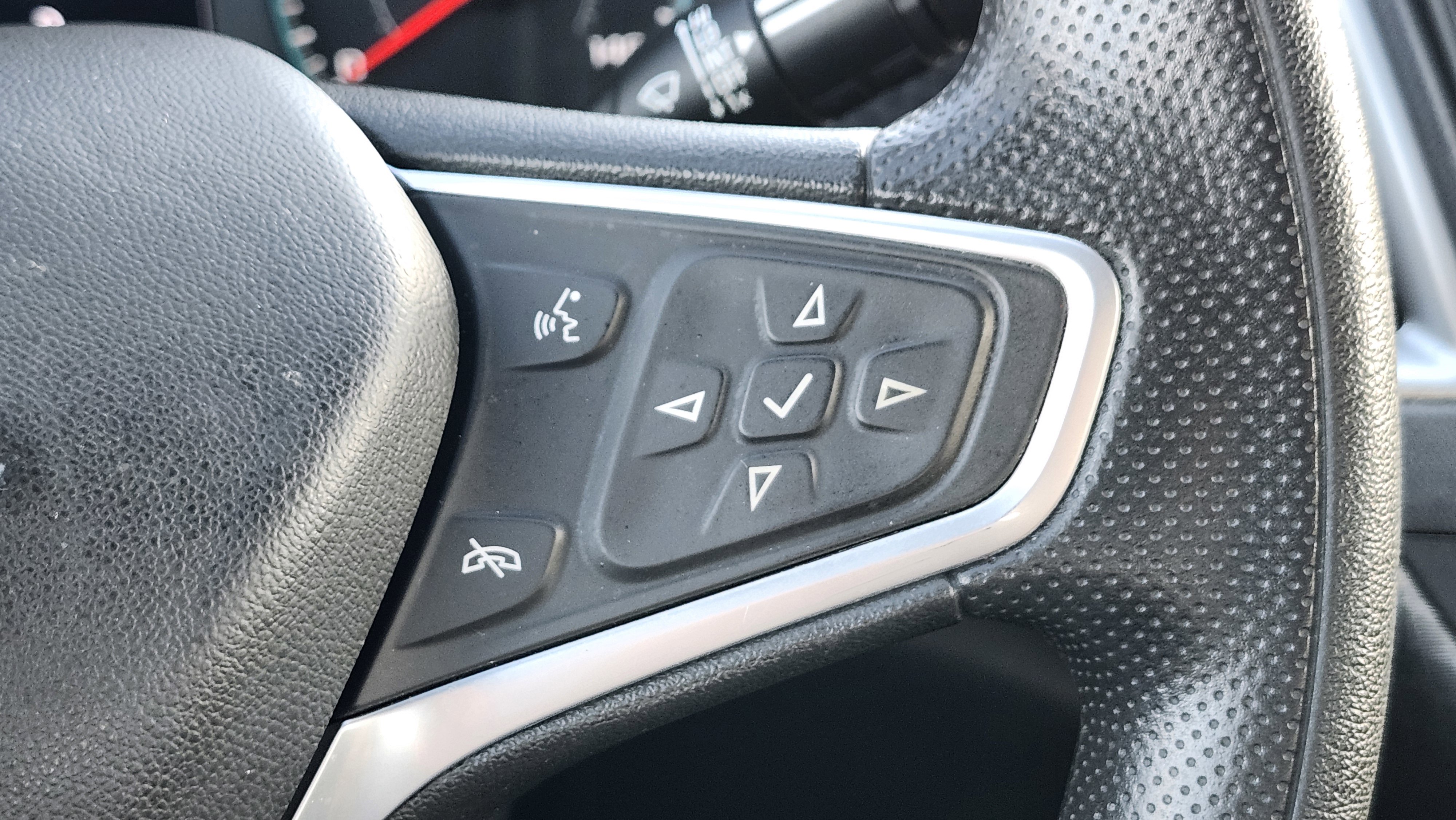 Used 2022 Chevrolet Malibu LT image 30