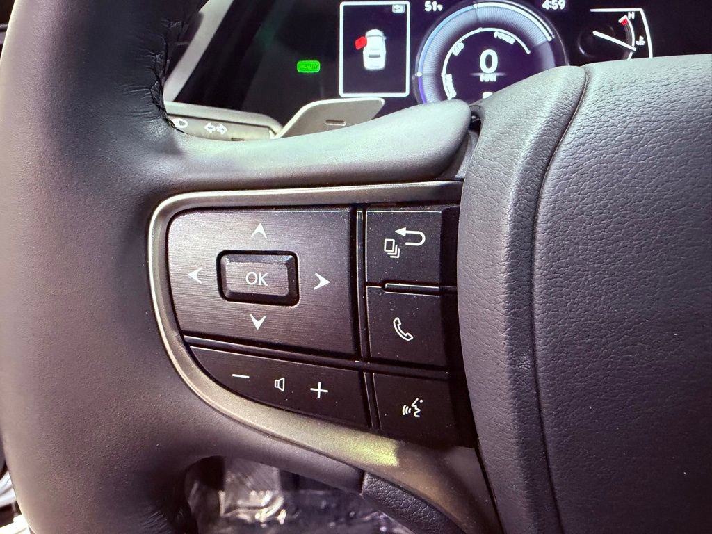 Used 2024 Lexus ES 300h w/ Luxury Package image 22