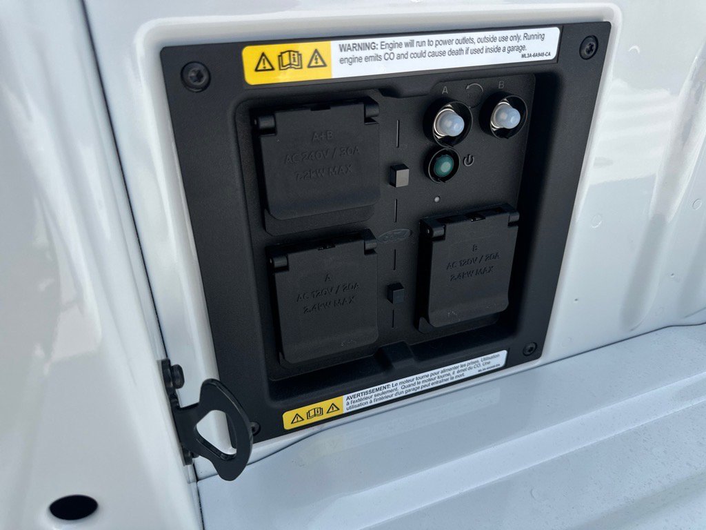 New 2025 Ford F150 Lariat w/ Equipment Group 501A Mid image 16