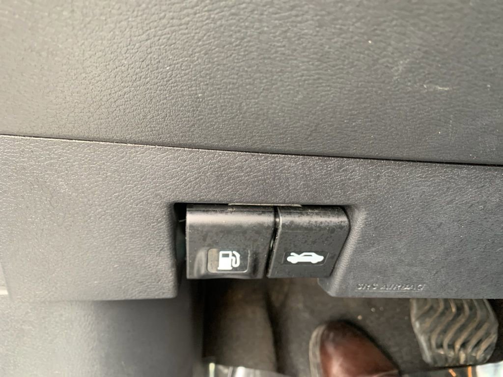 Used 2024 Nissan Kicks S image 39