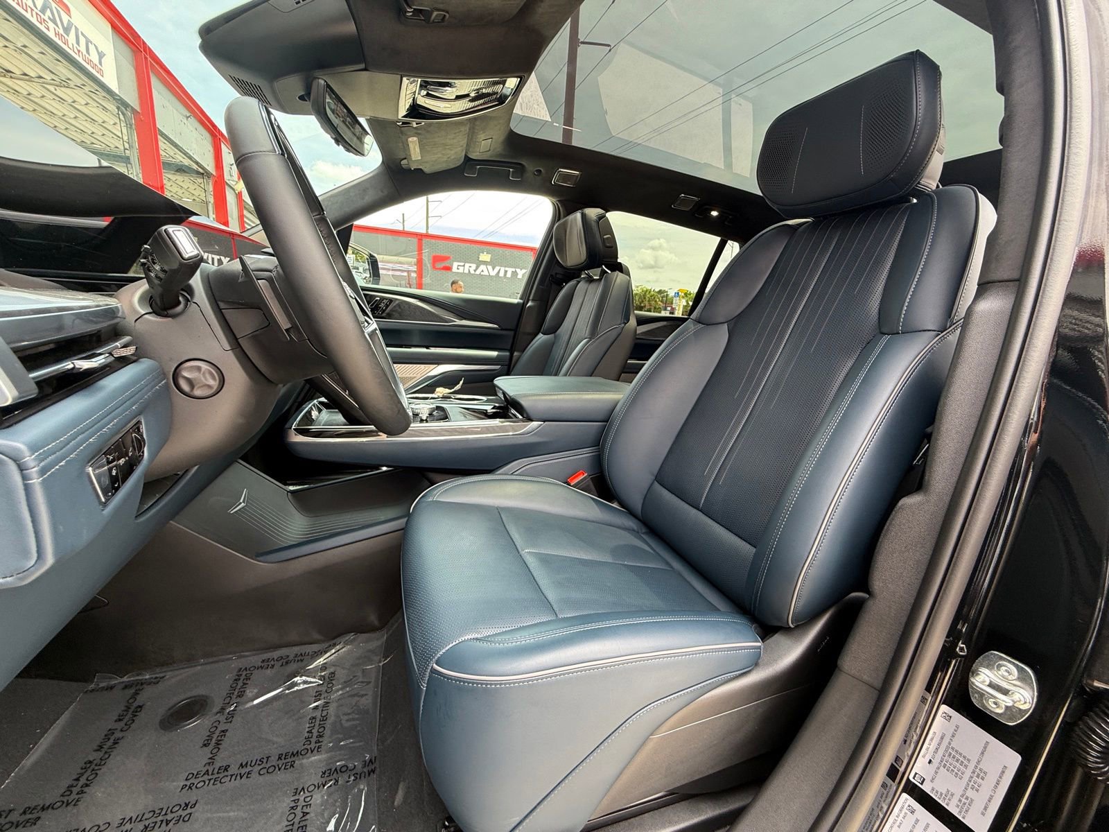 Used 2025 Cadillac Escalade IQ Luxury 2 w/ LPO, Premium Carpet Package AWD/4WD image 17