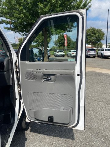 Used 2007 Ford E-250 and Econoline 250 RWD image 9