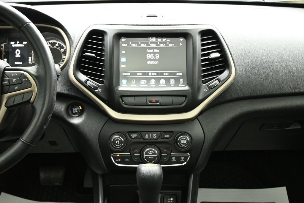 Used 2015 Jeep Cherokee Latitude w/ Comfort/Convenience Group FWD image 19