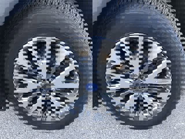 Used 2020 Ford Escape Titanium image 10