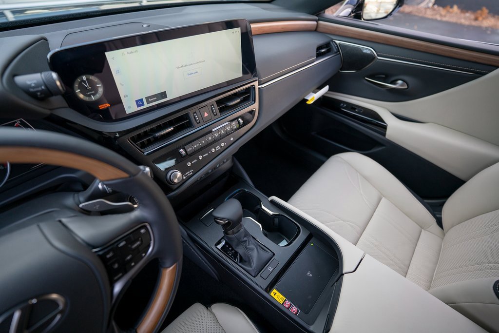 New 2025 Lexus ES 350 Ultra Luxury image 28