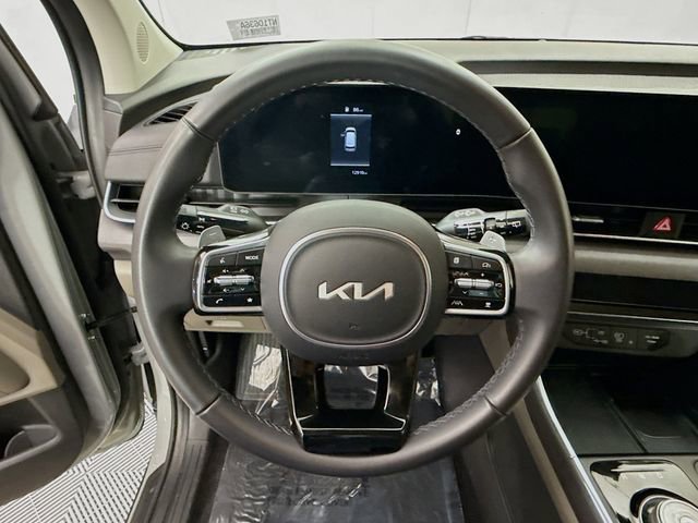 Used 2026 Kia Carnival EX image 11