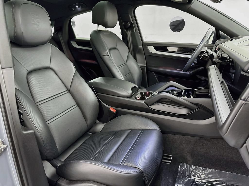 Used 2024 Porsche Cayenne Coupe AWD/4WD image 29