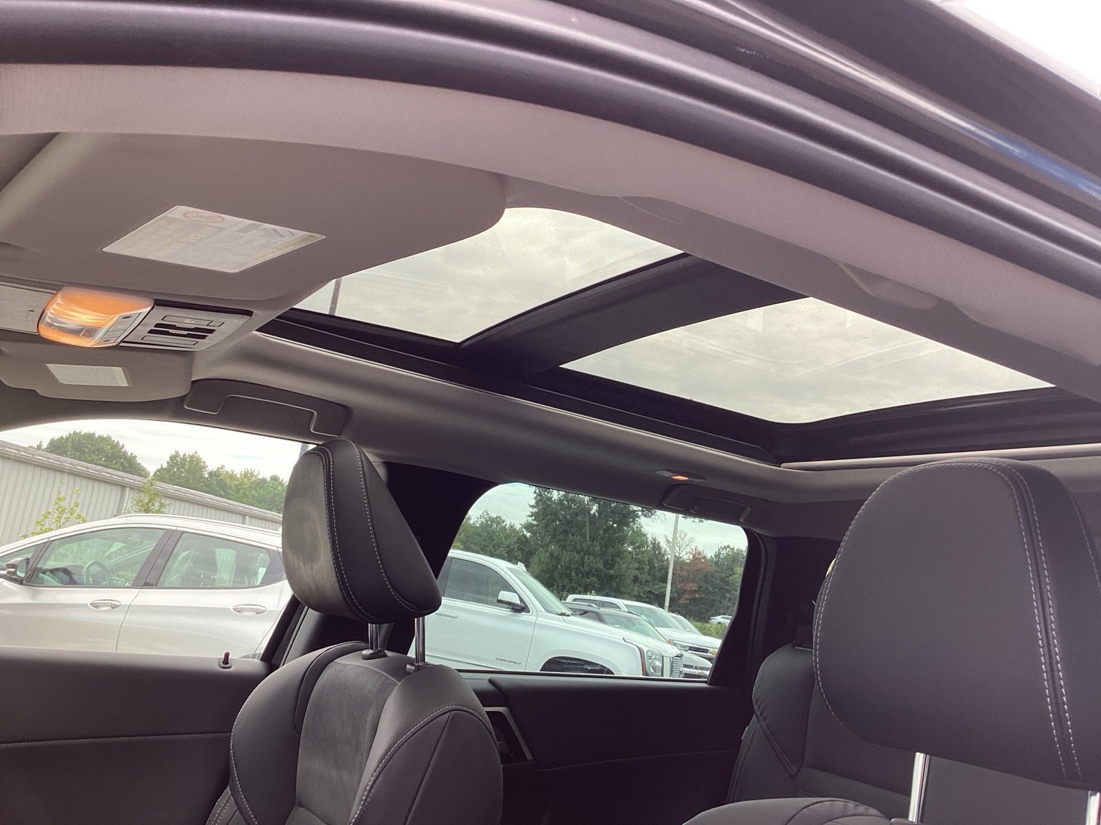 Used 2023 Mitsubishi Outlander SE image 8