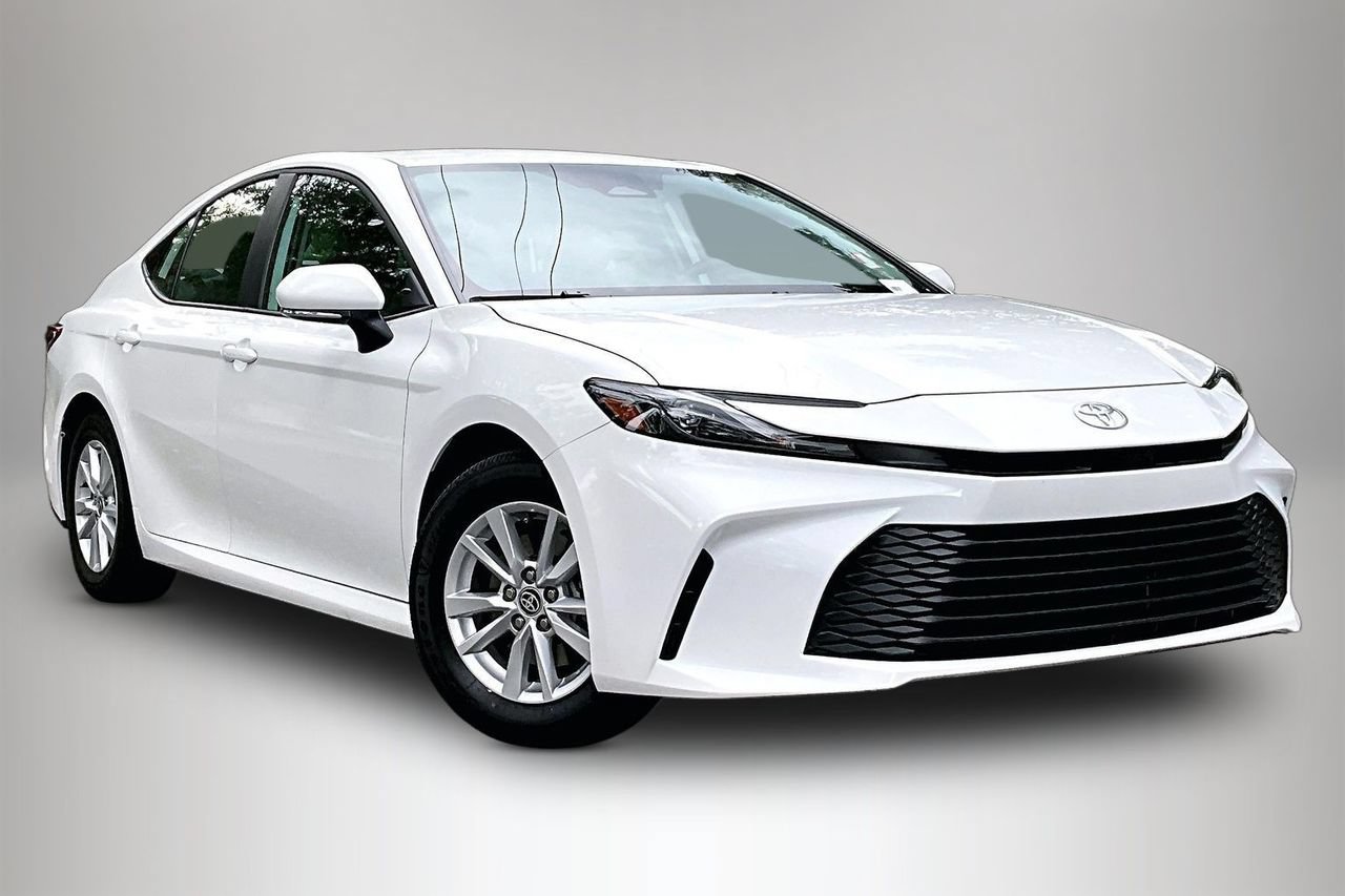 Used 2025 Toyota Camry LE FWD image 2