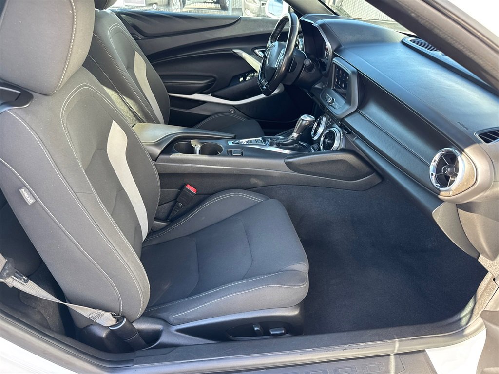Used 2020 Chevrolet Camaro LT image 14
