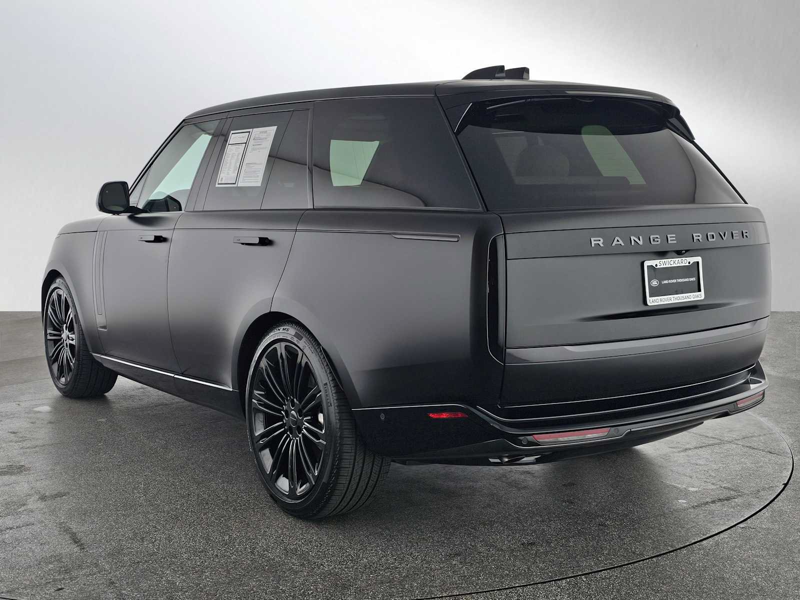 Used 2026 Land Rover Range Rover SE AWD/4WD image 3