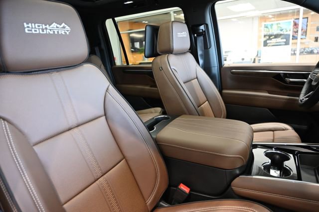 New 2026 Chevrolet Suburban High Country AWD/4WD image 10