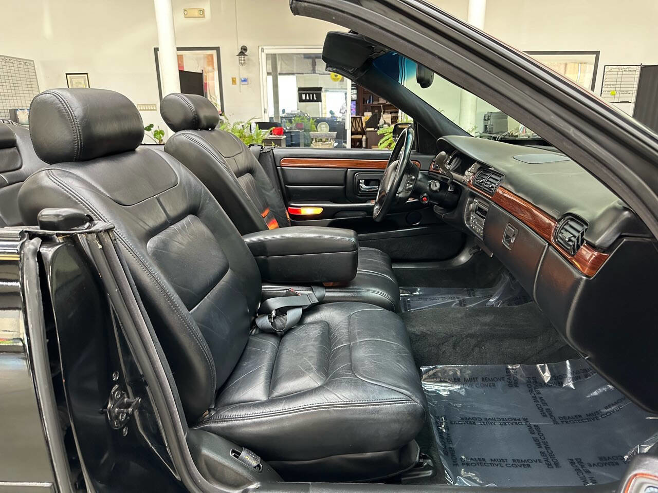 Used 1998 Cadillac De Ville Base 4dr Sedan FWD image 17