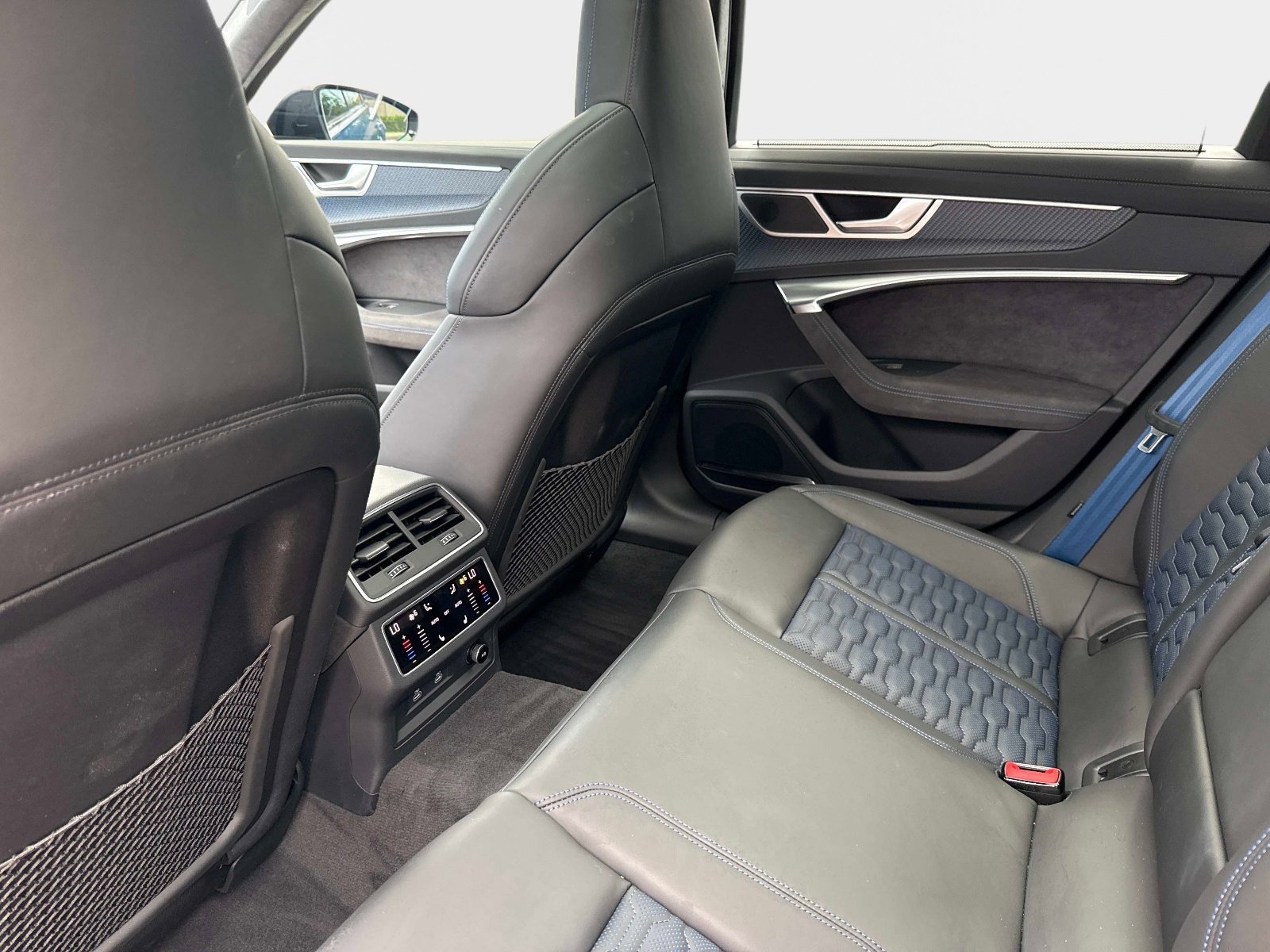 Used 2025 Audi RS 6 performance AWD/4WD image 13