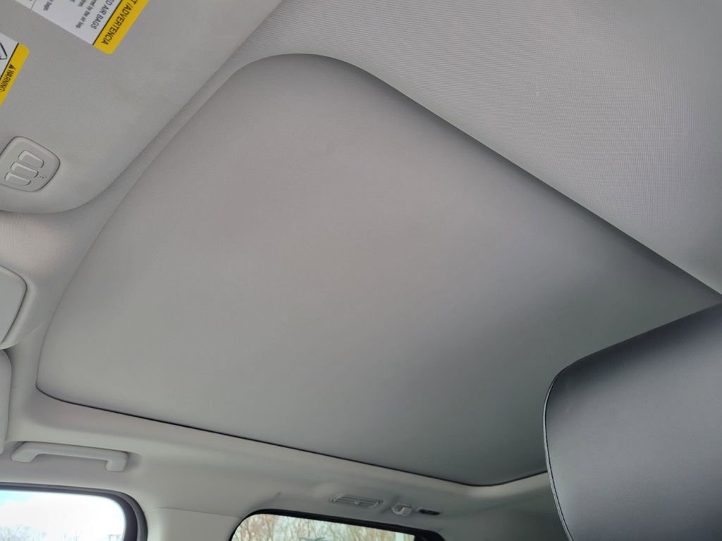 Used 2025 Ford Expedition Platinum image 17