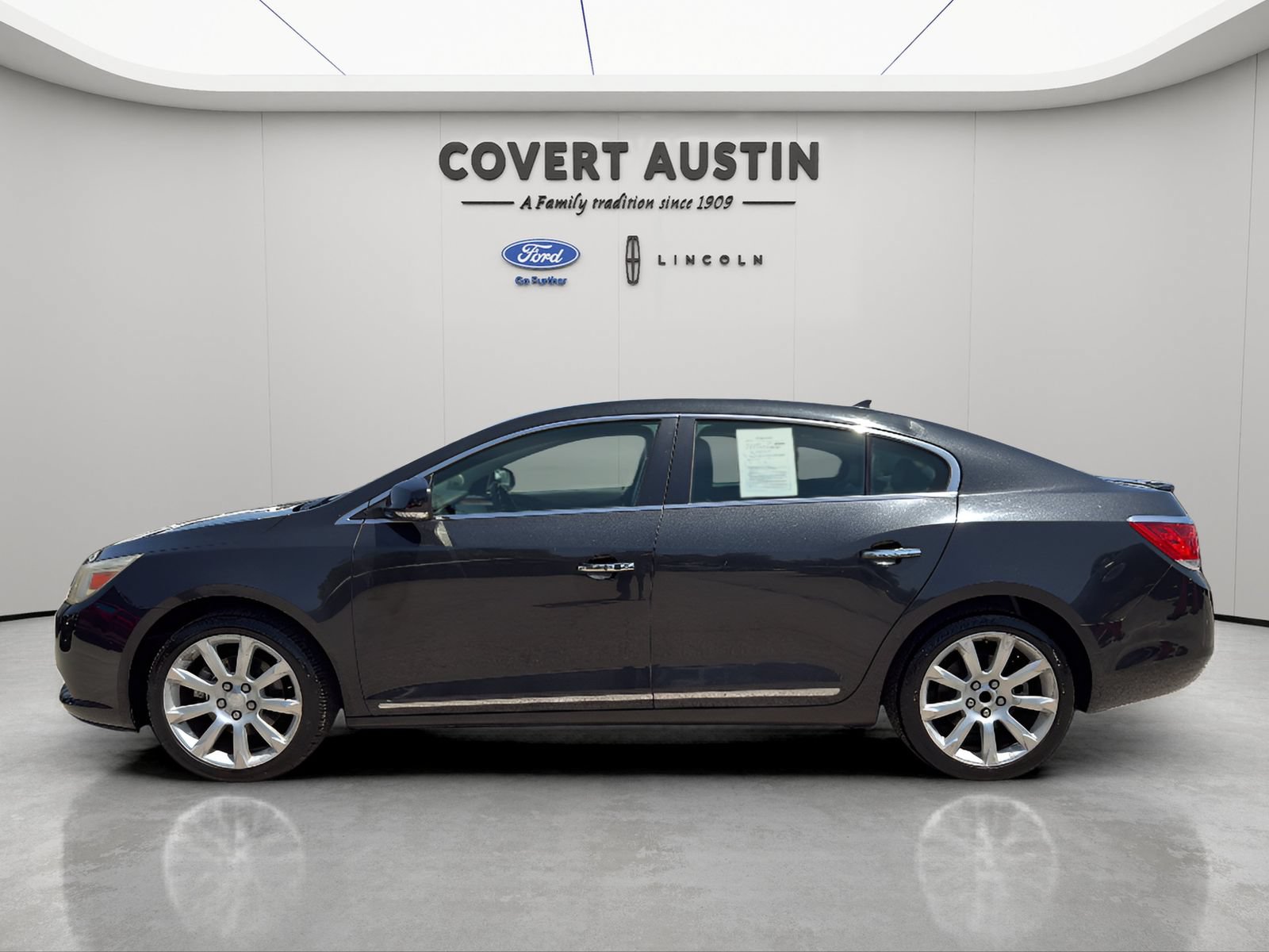 Used 2012 Buick LaCrosse Touring FWD image 2