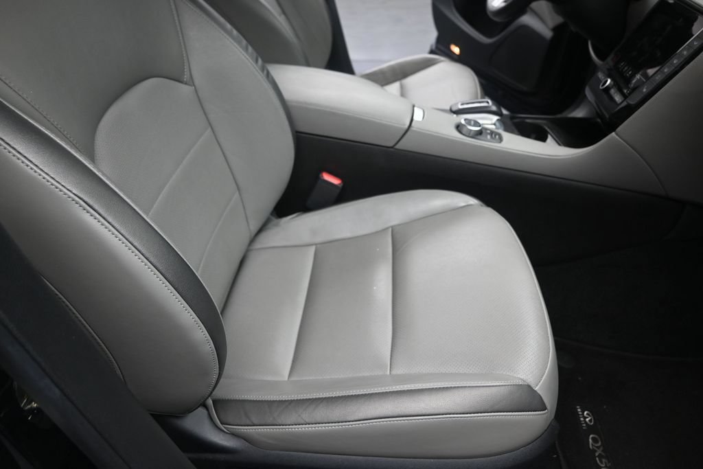 Used 2023 INFINITI QX50 Luxe FWD image 17