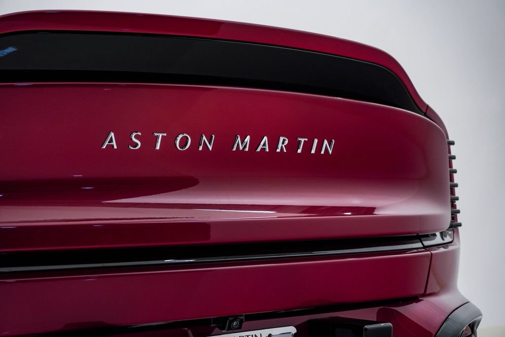 Used 2025 Aston Martin Vanquish RWD image 12
