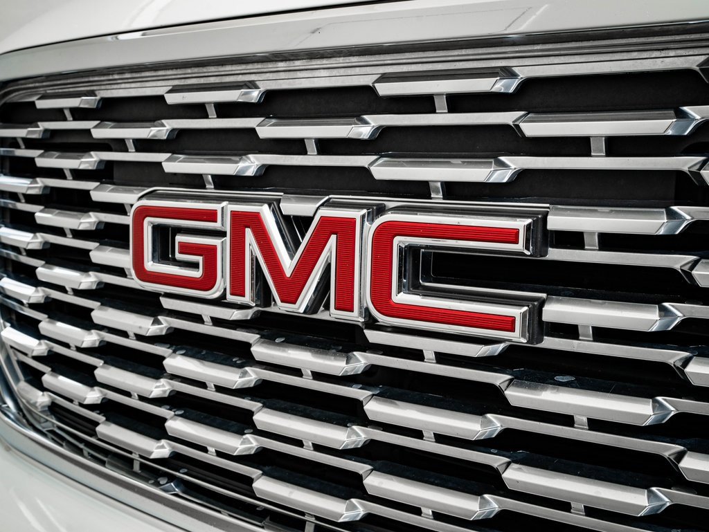 Used 2019 GMC Yukon Denali w/ Denali Ultimate Package image 3