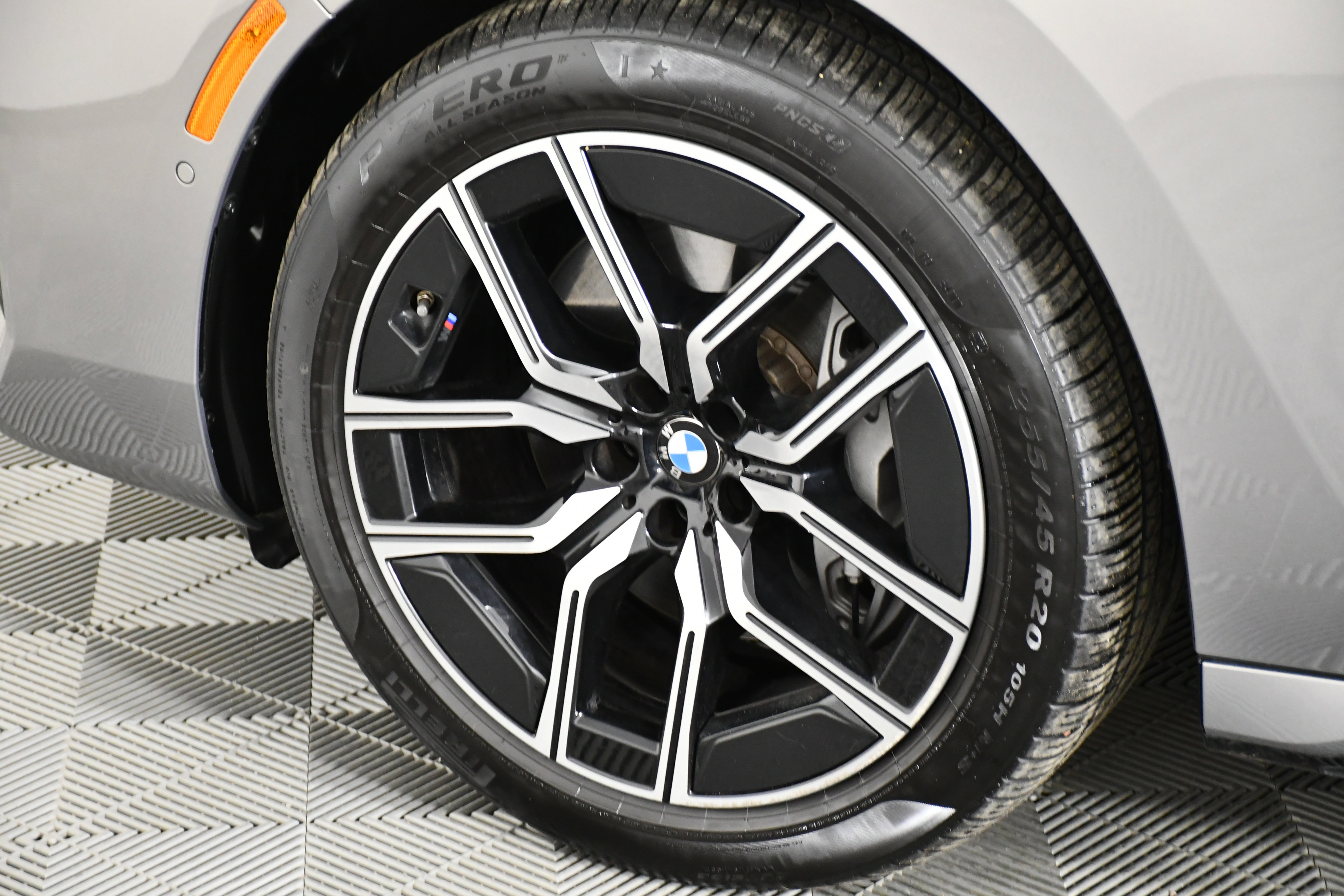 Used 2025 BMW 740i xDrive image 54