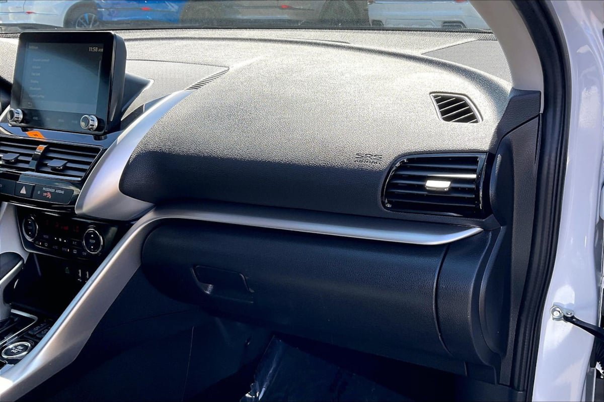 Used 2025 Mitsubishi Eclipse Cross AWD image 13